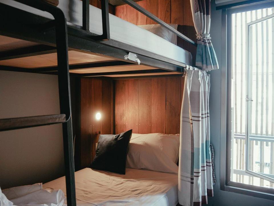 Whereder Poshtel Udon Thani Buitenkant foto