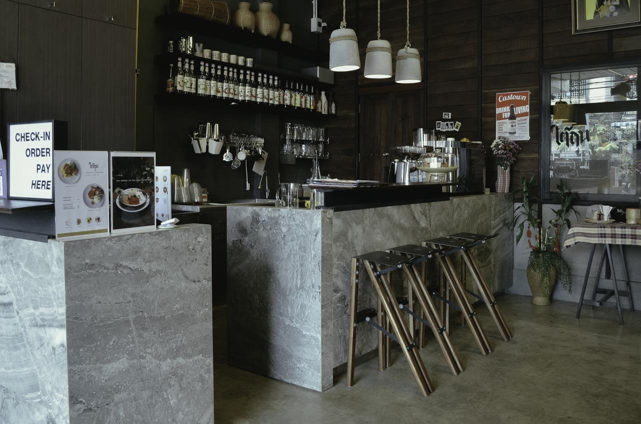 Whereder Poshtel Udon Thani Buitenkant foto