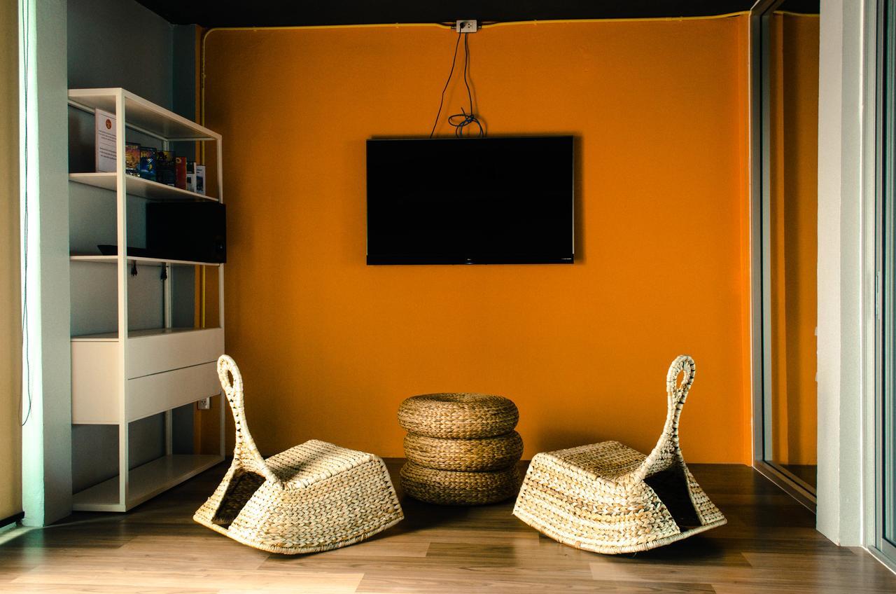 Whereder Poshtel Udon Thani Buitenkant foto